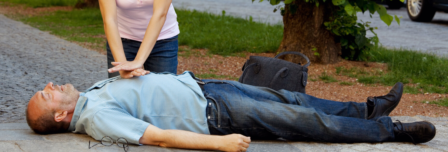 Przedstaw Sposób Udzielania Pierwszej Pomocy Przy Oparzeniach Oczu Czy znasz zasady udzielania pierwszej pomocy osobom starszym?